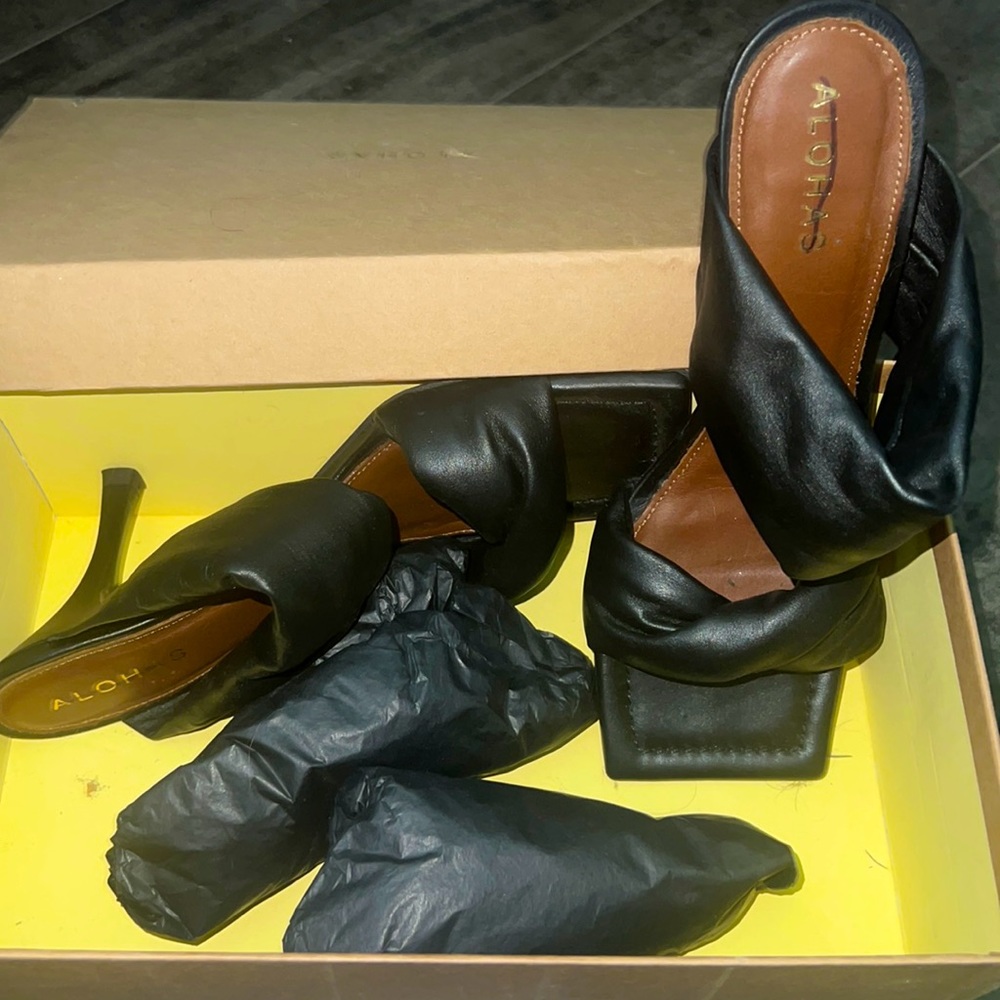 Worn for a dinner date only.